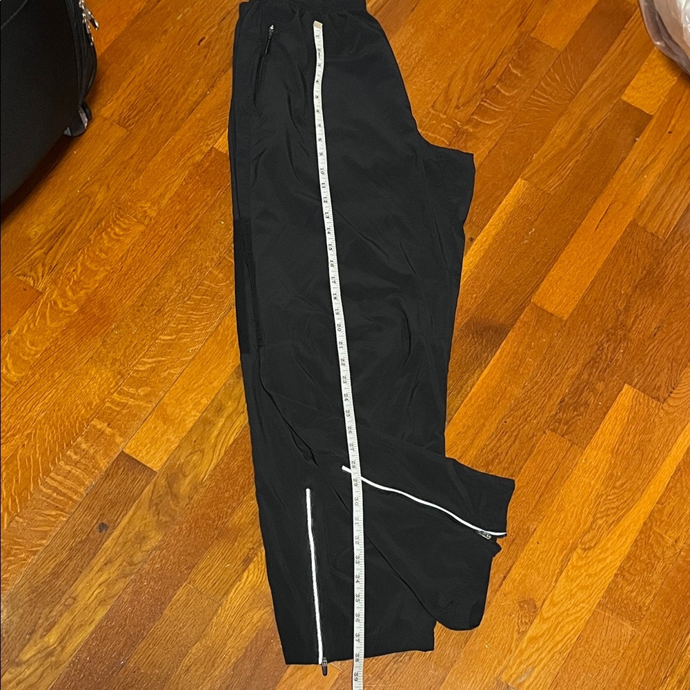 Black NIKE RUNNING Men's Pants L, reflective Accents, Drawstring. not worn